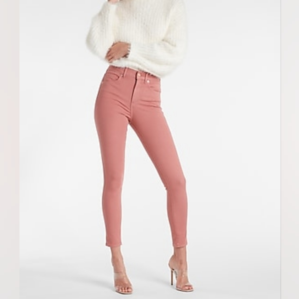 NWT Supersoft High-Rise Skinny Jeans in Pink!